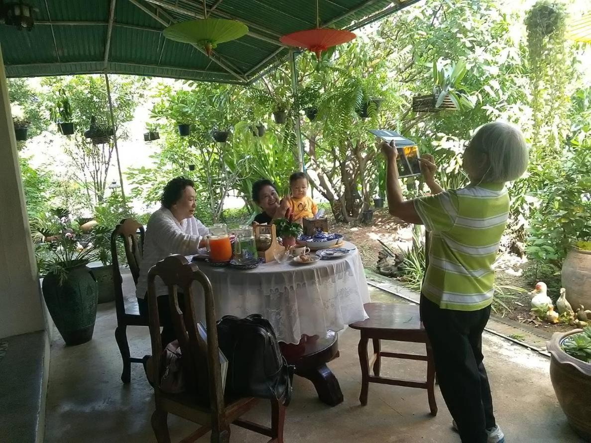 Baan Sithepaban Guesthouse Фитсанулок Екстериор снимка