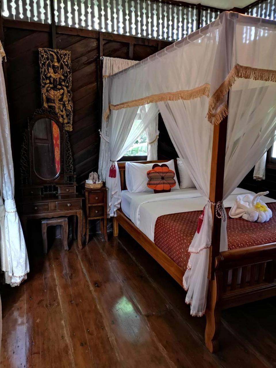 Baan Sithepaban Guesthouse Фитсанулок Екстериор снимка