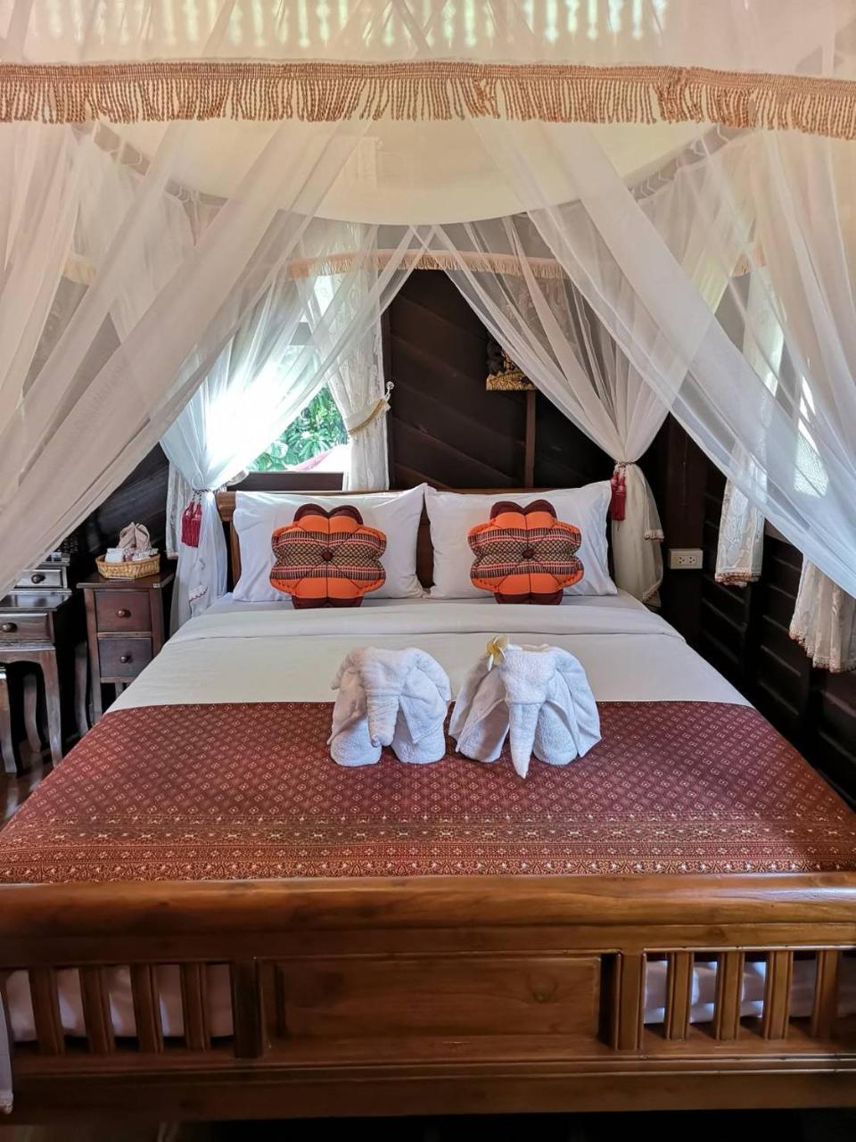 Baan Sithepaban Guesthouse Фитсанулок Екстериор снимка